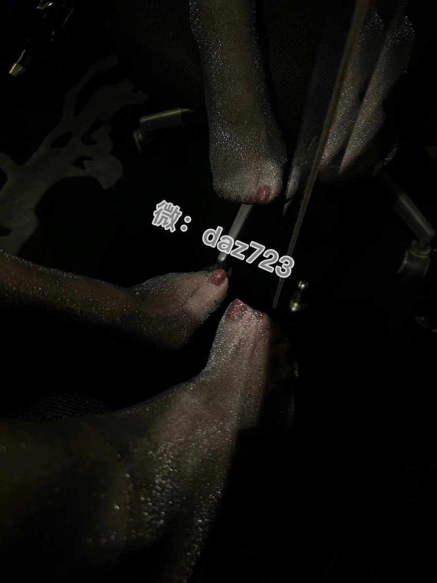 rrcask's tweet photo. 这个指甲行不行 https://t.co/vnSMdMbNhj