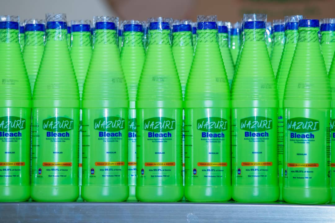 Anite__Evelyn's tweet image. Fellow citizens, a ugandan investor, is producing chlorine (a water treatment or purification chemical for industries/swimming pools) &amp;amp; bleaches (disinfectants used in hospitals, factories,homes and schools. 
Located in Bweyogerere.Wazuri Group is Uganda’s first chlorine factory