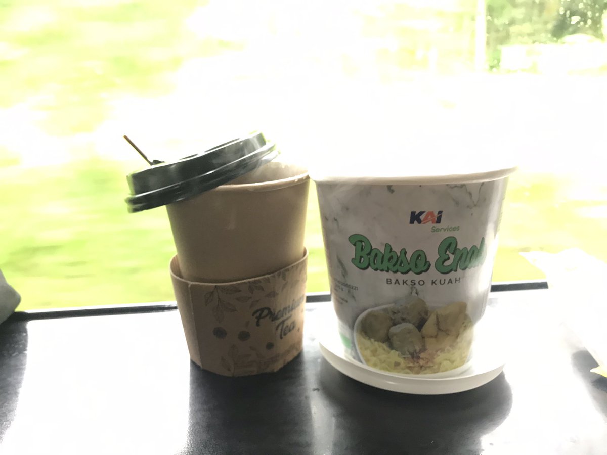 => with wijayakusuma train di temani bakso enak <a href="/KAI121/">Kereta Api Indonesia</a>  &amp; premium tea