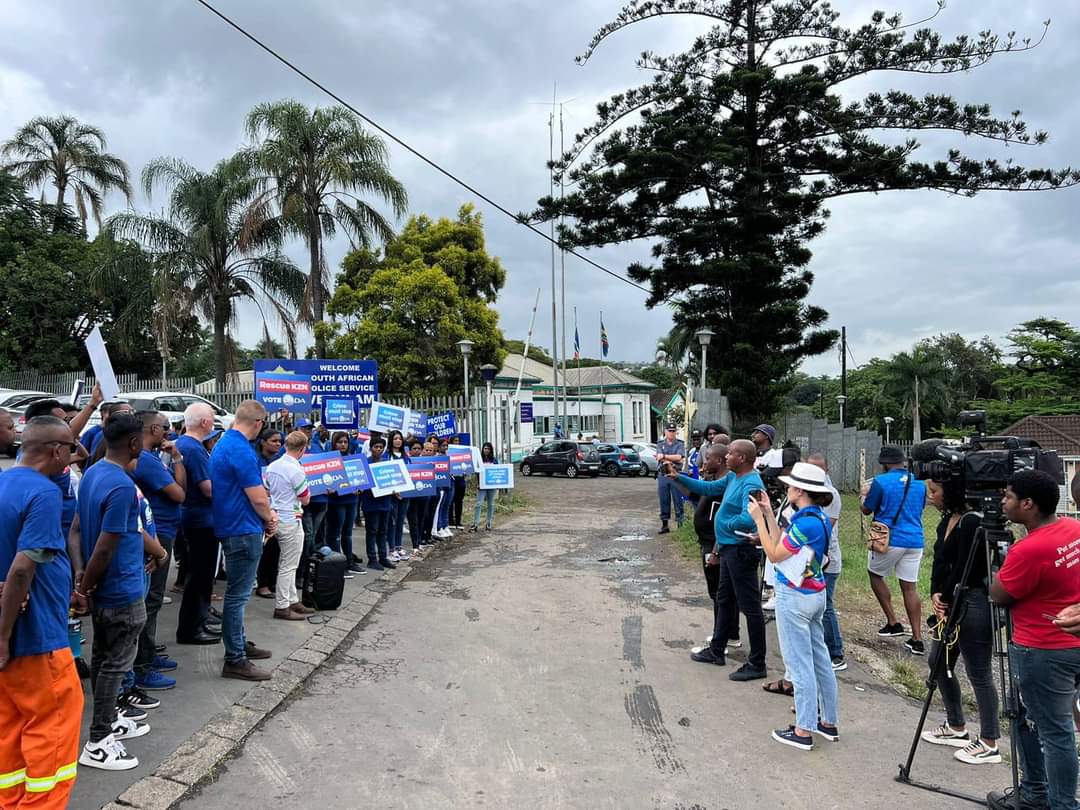 MayorPappas's tweet photo. KWAZULU-NATAL PROVINCIAL POLICE SERVICE  

A DA led KwaZulu-Natal will work to establish a Provincial Police Service. 

By establishing a well resourced police service that is free from political interference we can take back control of our communities from gangs and criminals. https://t.co/gWD404hd3w