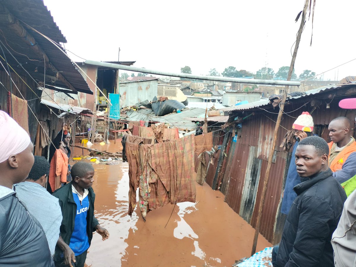 We need an urgent response in Mathare, Nairobi county. We have women and children who are at risk with houses flooded and no where to go the government needs to act with speed @Owiti1Susan @rachaelmwiks @cidioti @Ms_Azuh @irene_asuwa @SakajaJohnson @OkiyaOmtatah @MarthaKarua