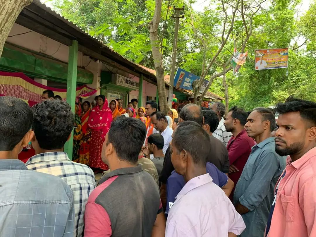 Interacted with the people of Palorband GP Alipore ahead of the upcoming Lok Sabha elections. Urged everyone to strengthen Modi ji's hand for the victory of HM Shri @ParimalSuklaba1 from Silchar Lok Sabha constituency with a huge margin. Let's unite for a resounding win!