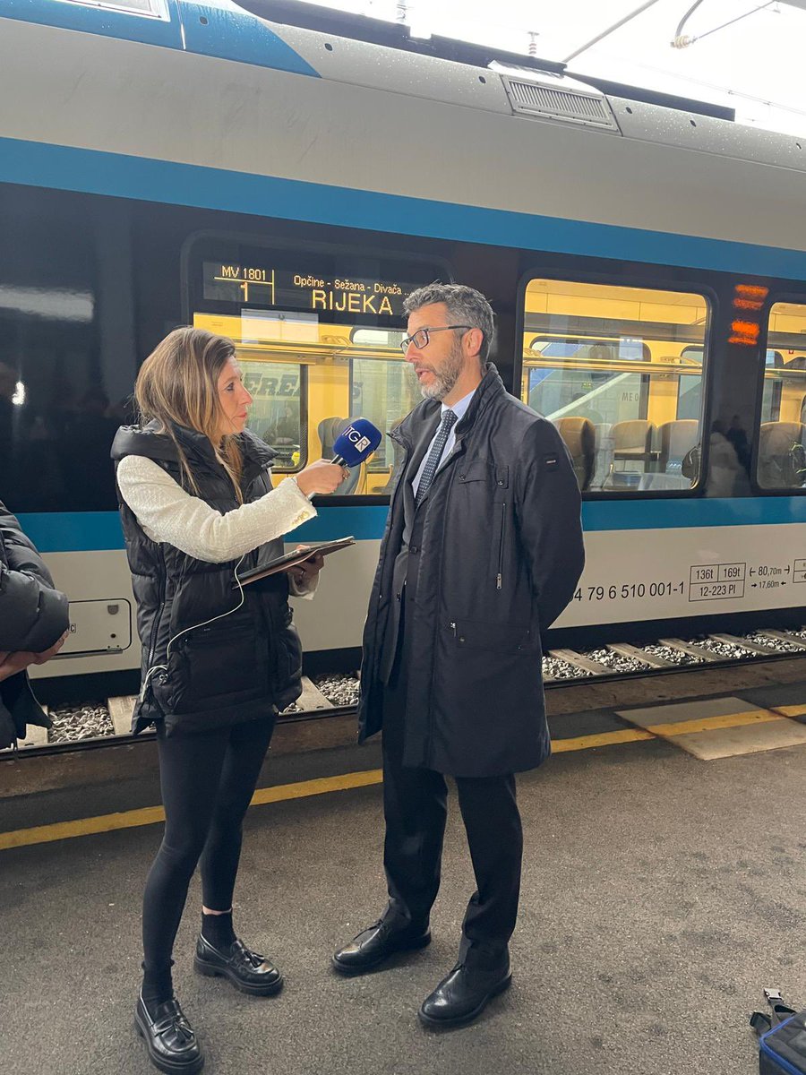 🎉 wait no more!🚆Today marks official launch of new direct passenger train service between Villa Opicina🇮🇹 & Rijeka🇭🇷! 
Experience seamless travel w/modern amenities 🚲🛜￼ ￼& discounted fares, courtesy of @Sustanceproject. 

Promoting #SustainableMobility!
#BridgingEurope
