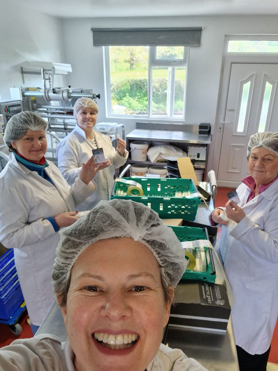 mienasnougat's tweet photo. When we work on something new, there's always a great buzz in the kitchen!
We'll be telling all at the @ideal_home_show this weekend! With the fab team from #SimplyBetter!
#SimplyBetter #IdealHome #IdealHomeShow #idealhomes #PTSBIdealHomes https://t.co/wyCOJcmhdV