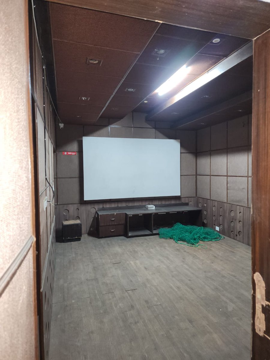 rahulsharma5137's tweet photo. Room available, Koramangala
Features:
 Attached bathroom, store room.
Access to common kitchen, hall, terrace &amp; home theatre.
Landmark:
Near DYU Arts Cafe, Koramangala 
Price: 27.5k
@twitrbnb @fmrbangalore @flatnflatmates @BangaloreRoomi https://t.co/uiXybI6n4T