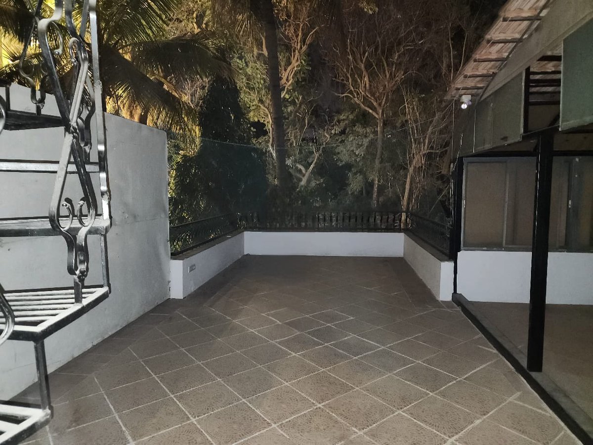 rahulsharma5137's tweet photo. Room available, Koramangala
Features:
 Attached bathroom, store room.
Access to common kitchen, hall, terrace &amp; home theatre.
Landmark:
Near DYU Arts Cafe, Koramangala 
Price: 27.5k
@twitrbnb @fmrbangalore @flatnflatmates @BangaloreRoomi https://t.co/uiXybI6n4T