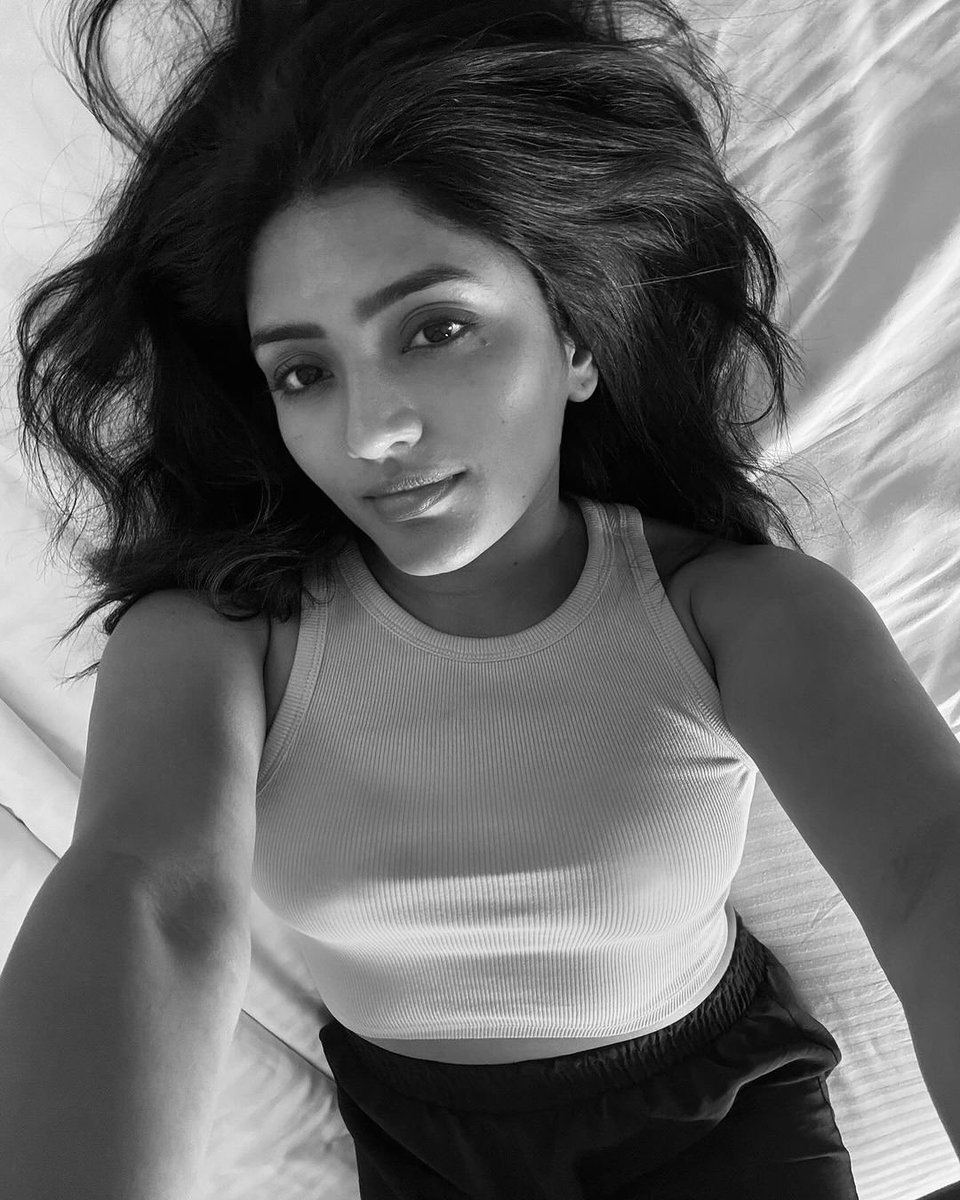 Charming #EeshaRebba looks lovely in these latest monochrome clicks @YoursEesha