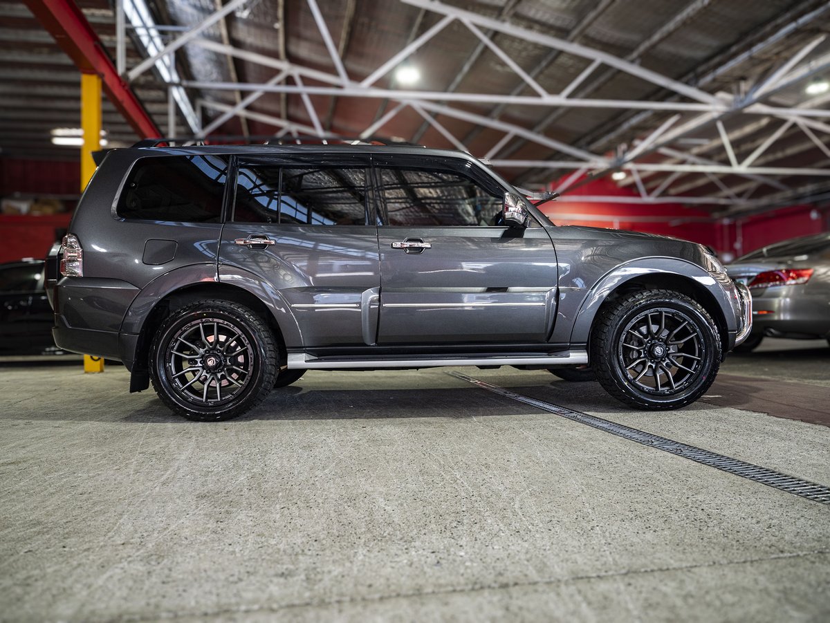 2022 Mitsubishi PAJERO 🖤🖤

Grudge Offroad F2 Enforcer
Matte Gunmetal with Black Bead Ring

Falken Wildpeak AT3W
265/50R20

 #mitsubishi #pajero #mitsubishipajero #mitsubishipajeroevolution #pajeroevo #pajerofull  #pajero #streettruck #4x4 #tempetyres