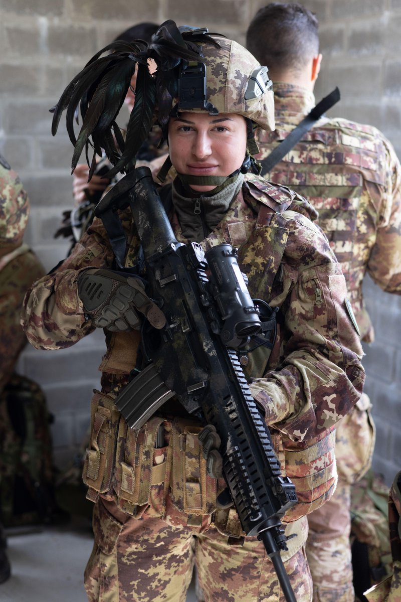 USArmyEURAF's tweet image. #KnowYourDefender (s)

Meet our friends w/ the Esercito Italiano (Italian Army) assigned to 12th Company Draghi, 8th Bersaglieri Regiment, Bersaglieri Brigade "Garibaldi," who are #training alongside 🇺🇸 and other @NATO #Ally and #Partner nations during #SaberStrike 24.

#LSGE24