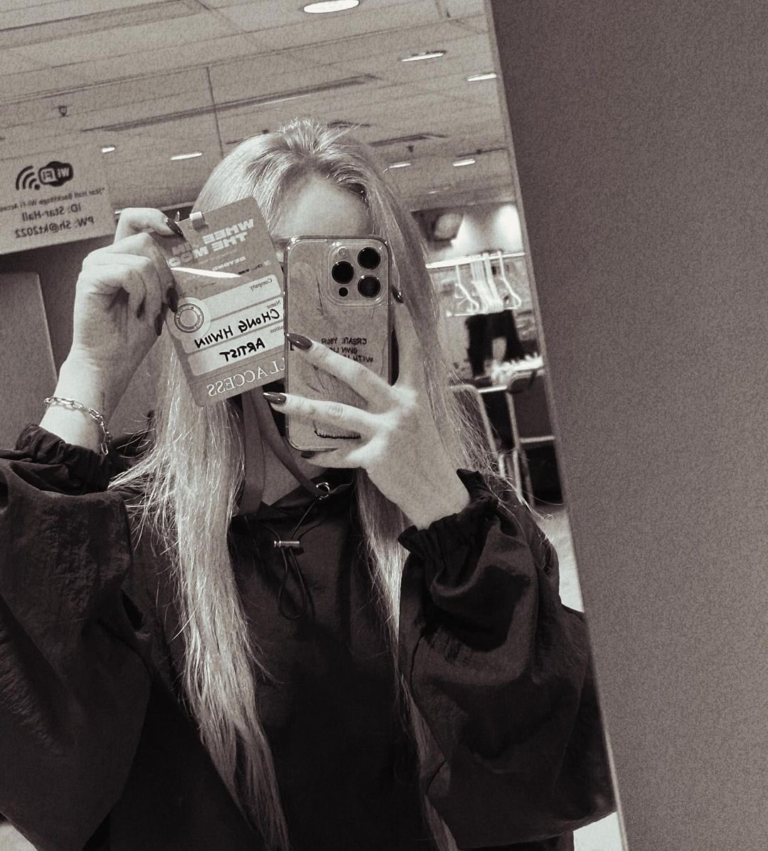 wheeix's tweet photo. not wheein revealing their wifi password lmao https://t.co/IdHmTz3JwC