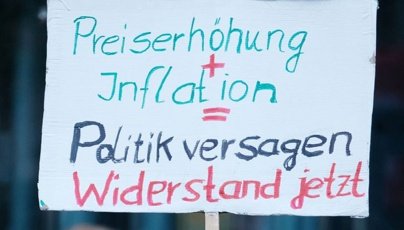 BREAKING NIUS: Dieses Plakat taucht in einem Bericht des Verfassungsschutzes als Beispiel für 'Delegitimierung des Staates' auf. Die Regierung ist entschlossen, vollkommen normale Kritik mit dem Geheimdienst zu verfolgen. nius.de/politik/dieses…