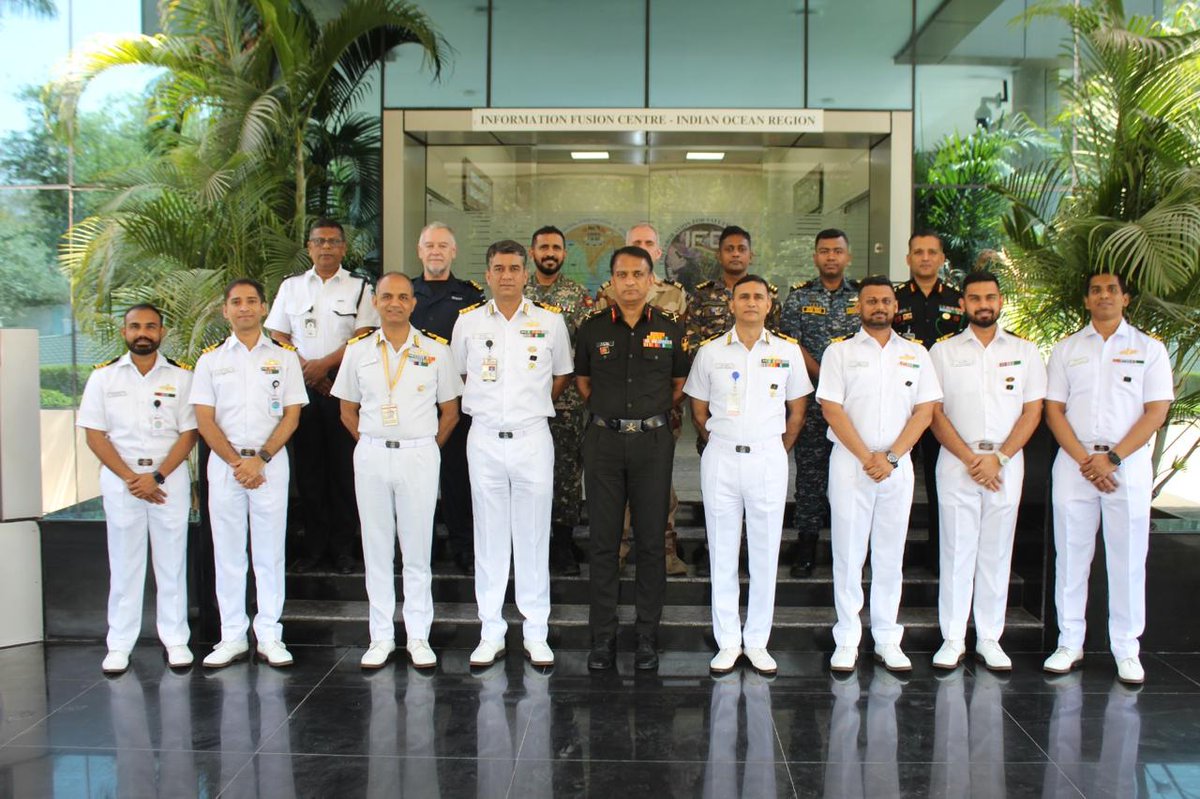 Lt Gen JP Mathew #CISC, @HQ_IDS_India visited #IFCIOR and was briefed on #MARSEC situation in #IOR & adjacent seas.

#CISC appreciated the role being played by ILOs & Centre's efforts in furthering #collaborativesecurity in the region.

@indiannavy
@adgpi
@SpokespersonMoD