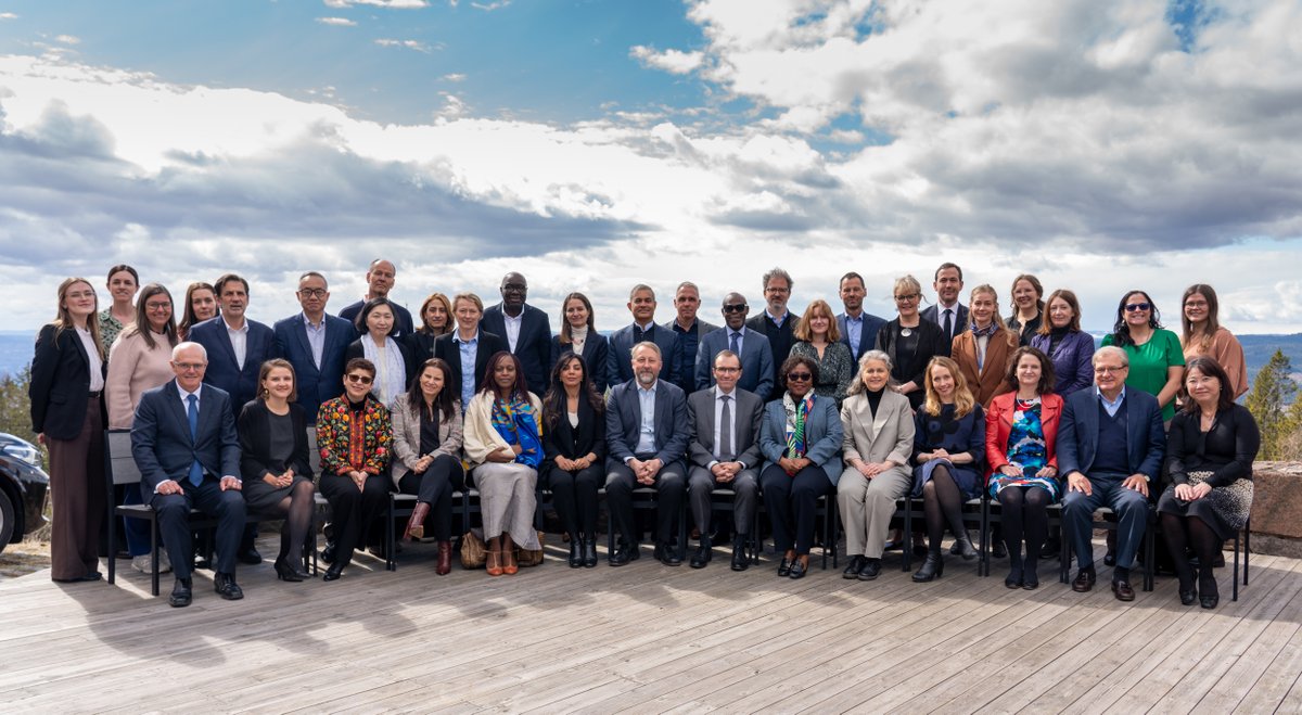 prioGPS's tweet photo. Research shows that women’s participation positively impacts both the quality and the durability of peace. 

That’s why international peace mediators are convening in Oslo this week to strategize ways to close the gender gaps in peace processes. https://t.co/AWet9rASDa