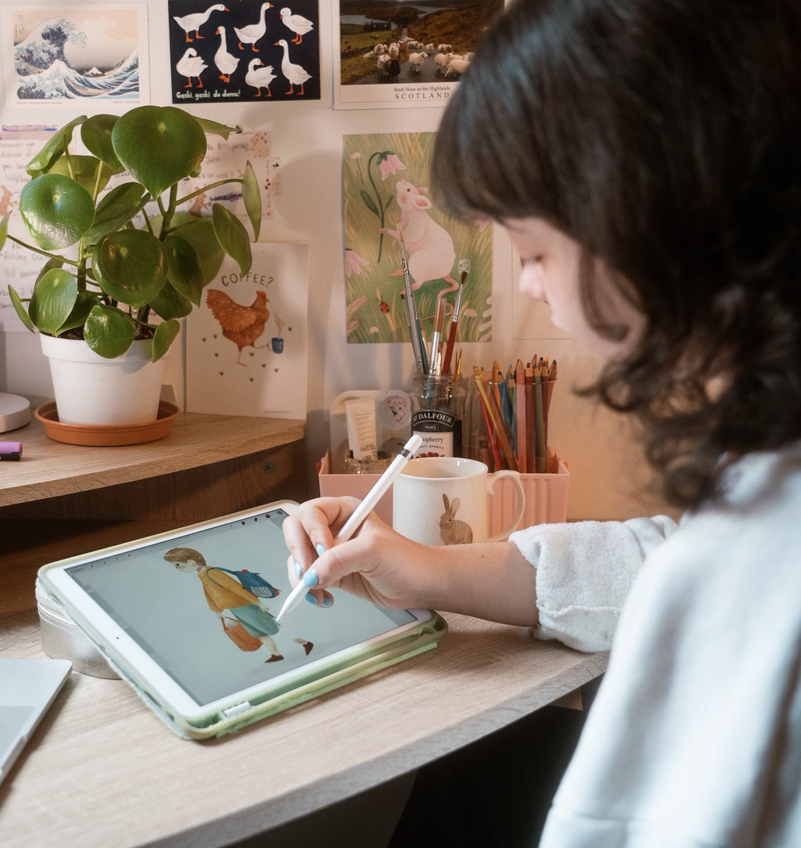 1/2 Children’s books illustrator Ana Graça has developed illustrations about young carers, produced in the style of children’s books. These are available for free to use in research, communication and conversation with our youngest young carers. See: pixieana.com/illustrations