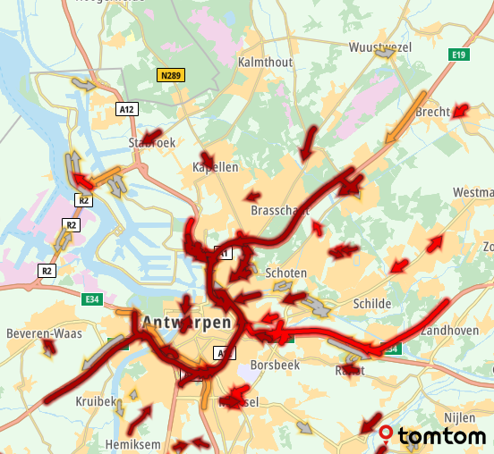 File op de #E19 vanuit Nederland naar #Antwerpen in #Belgie. Aan de noordkant van de #R1 een ongeluk met twee vrachtwagens, er zijn twee rijstroken dicht. +1 uur.