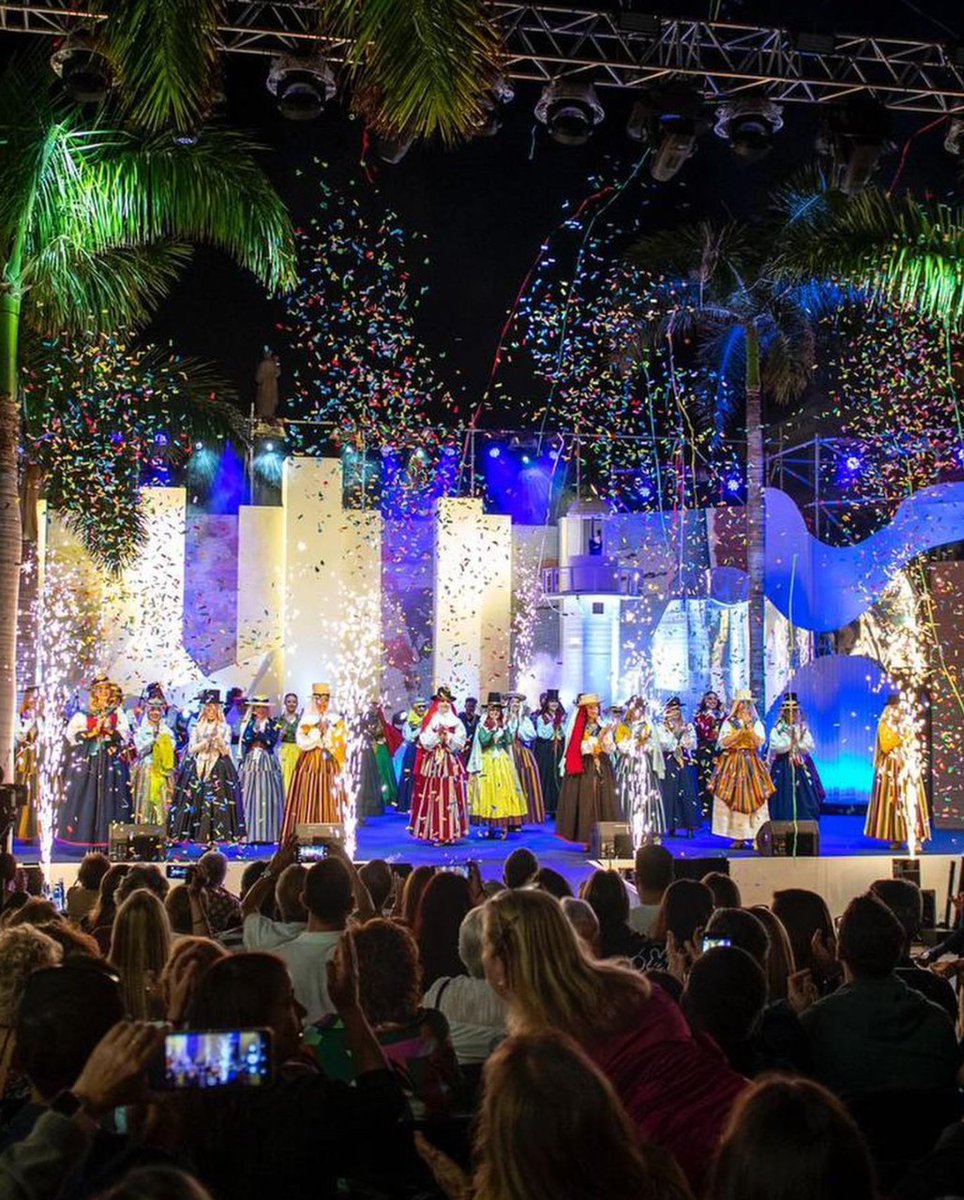 Las #FiestasDeMayo cumplen 530 años. 🕯️ El jueves, 2 de mayo, tendrá lugar la Ofrenda a la Patrona de Canarias en la plaza de la Candelaria y los alrededores de la iglesia de La Concepción recibirán a miles de personas en el Baile de Magos. fiestasdesantacruz.com/programa-fiest…. #FiestasSC