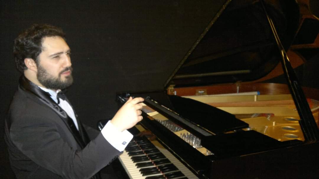 BarraliRoberto's tweet photo. #robertobarrali #pianist #vocalcoach #opera #Songs #concert #MAESTRO #music #Musica #piano #pianoforte #repetiteur #korrepetitor #spartitista #pianistaaccompagnatore #maestrocollaboratore #pianista #camerista #chambermusic #lied #lieder #coach #soloist #conductor #chorusmaster https://t.co/opx80OlPHn