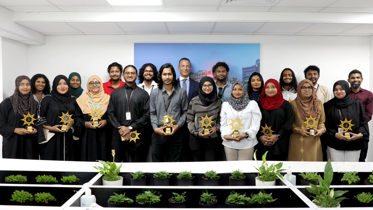 Congratulations to the recipients of our Employee Star Awards! ⭐ Team members are nominated and selected for this monthly award for their excellent contribution to the Bank. This month, our CEO and MD Karl Stumke handed over the awards to 19 individuals from different