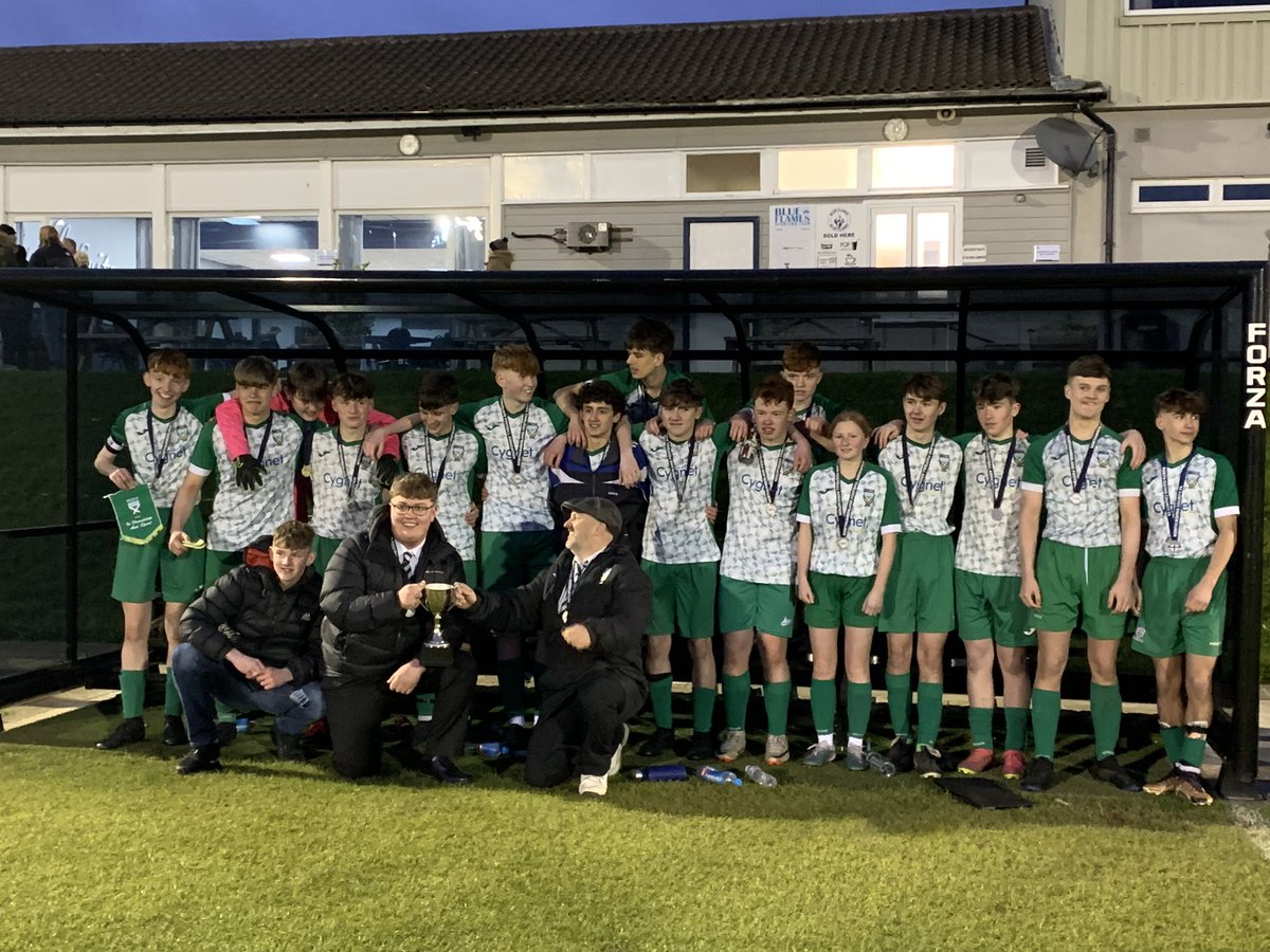 Well done @hexhamfc Hexham Albion U16s winners of the @NorthumFA Rangers trophy last night 3-1 v Prudhoe. ⚽️⚽️⚽️🏆 #thisgirlcanplay @THISGIRLKICKS @NewcastleHigh @NUFCWomen @NHSGsport