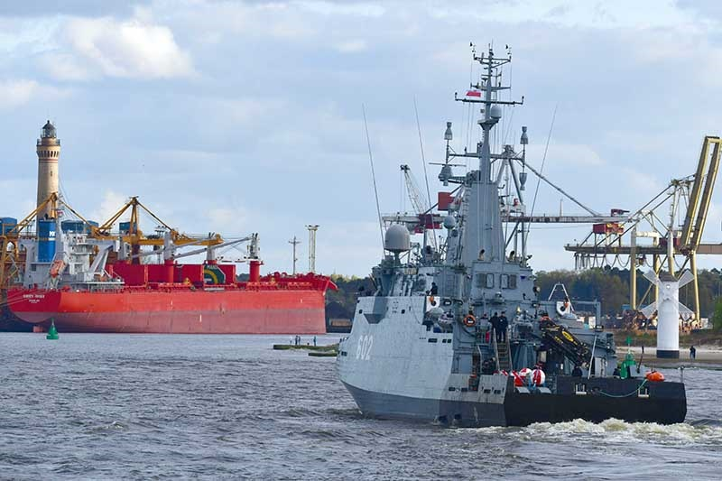 Polska_Zbrojna's tweet image. Kormorany wróciły z dwutygodniowego rejsu na Bałtyku. W szkoleniu brały udział załogi, które będą służyć na kolejnych okrętach #Kormoran
@MON_GOV_PL @SztabGenWP @DGeneralneRSZ @MarWojRP 
polska-zbrojna.pl/home/articlesh…