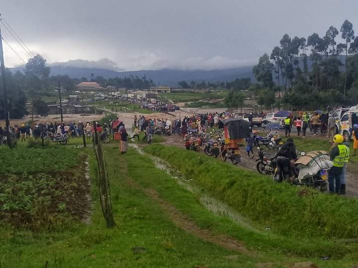 If you think you have a bad day.Think of this people who couldn't cross the bridge home  In Nyandarua County.
El Nino