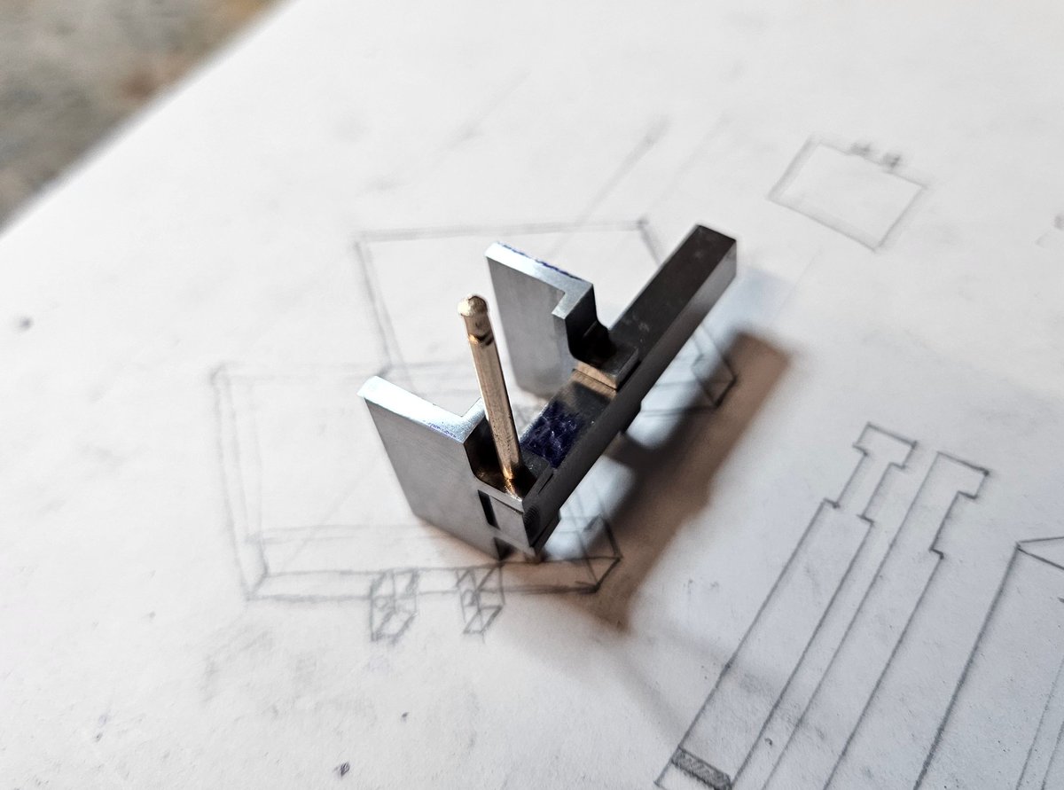 Some progress pics from the locking mechanism for the documentation book. It is interesting how things take shape from concept to reality. 🙂

#engraving #bookbinding