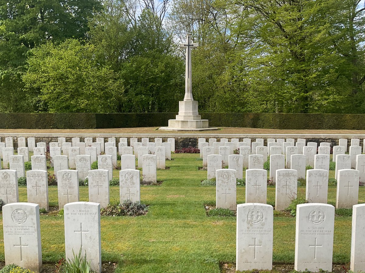 On Sunday morning we visited @CWGC Connaught Cemetery on #Somme battlefield. The Commission’s gardeners and the big sky had produced a wonderful setting. #Ww1