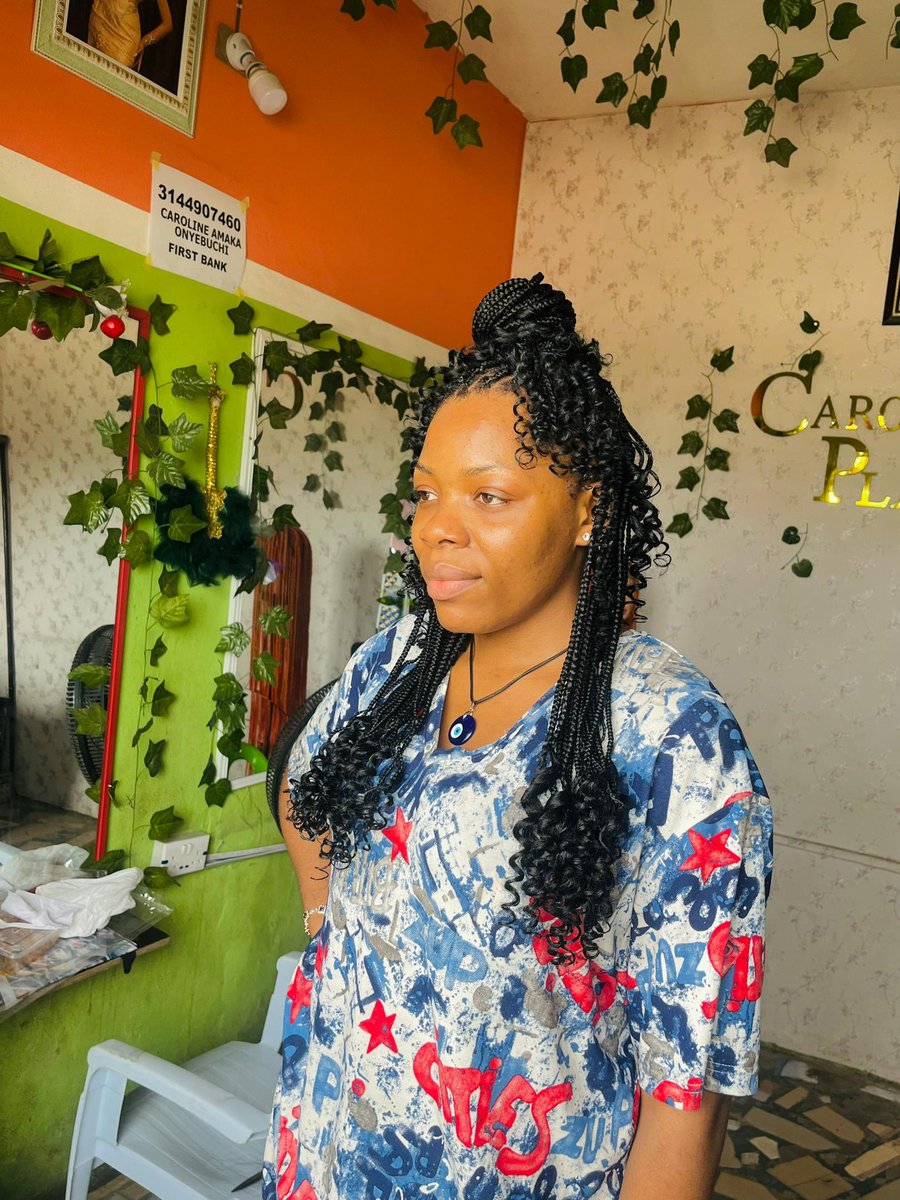 carolinegl93132's tweet image. Beautiful before Nd after of This pretty lady🤝❤️
#braidbyme #explorepage #knotlessbraid