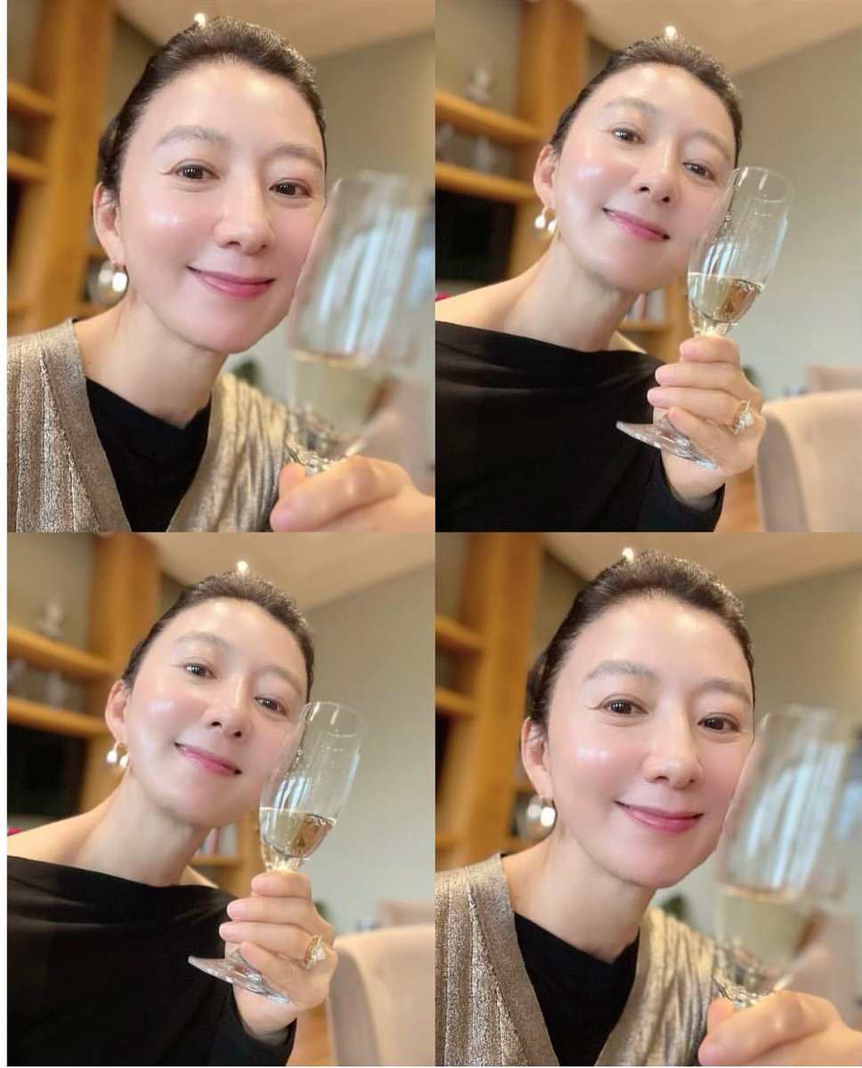 Wine is a must for a happy birthday dinner! 🤍

Cheers, my love! 
It's definitely a happy birthday!🤍

#KimHeeAe #김희애