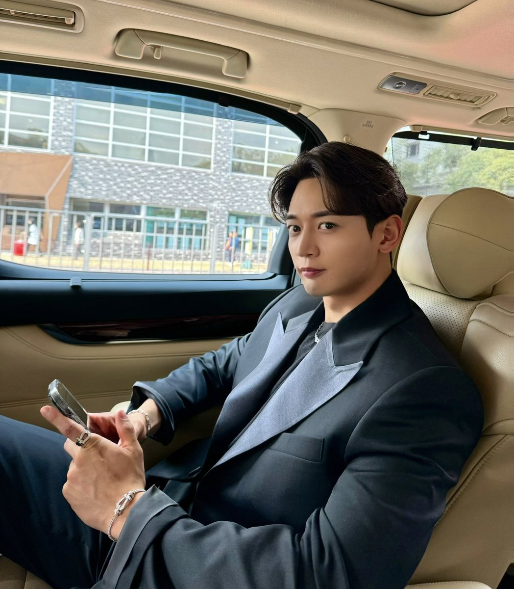 SHINee's tweet photo. 🐿️👑🖤💍.

➫ https://t.co/ciSj0YLk2M

#MINHO #민호 
#CHOIMINHO #최민호 
#SHINee #샤이니 
#HONGKONG #FRED https://t.co/dbcZ5mFGfJ