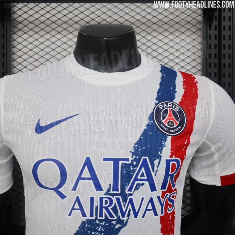 🚨 JUST IN: PSG’s 24/25 away kit. @Footy_Headlines ✨🔴🔵