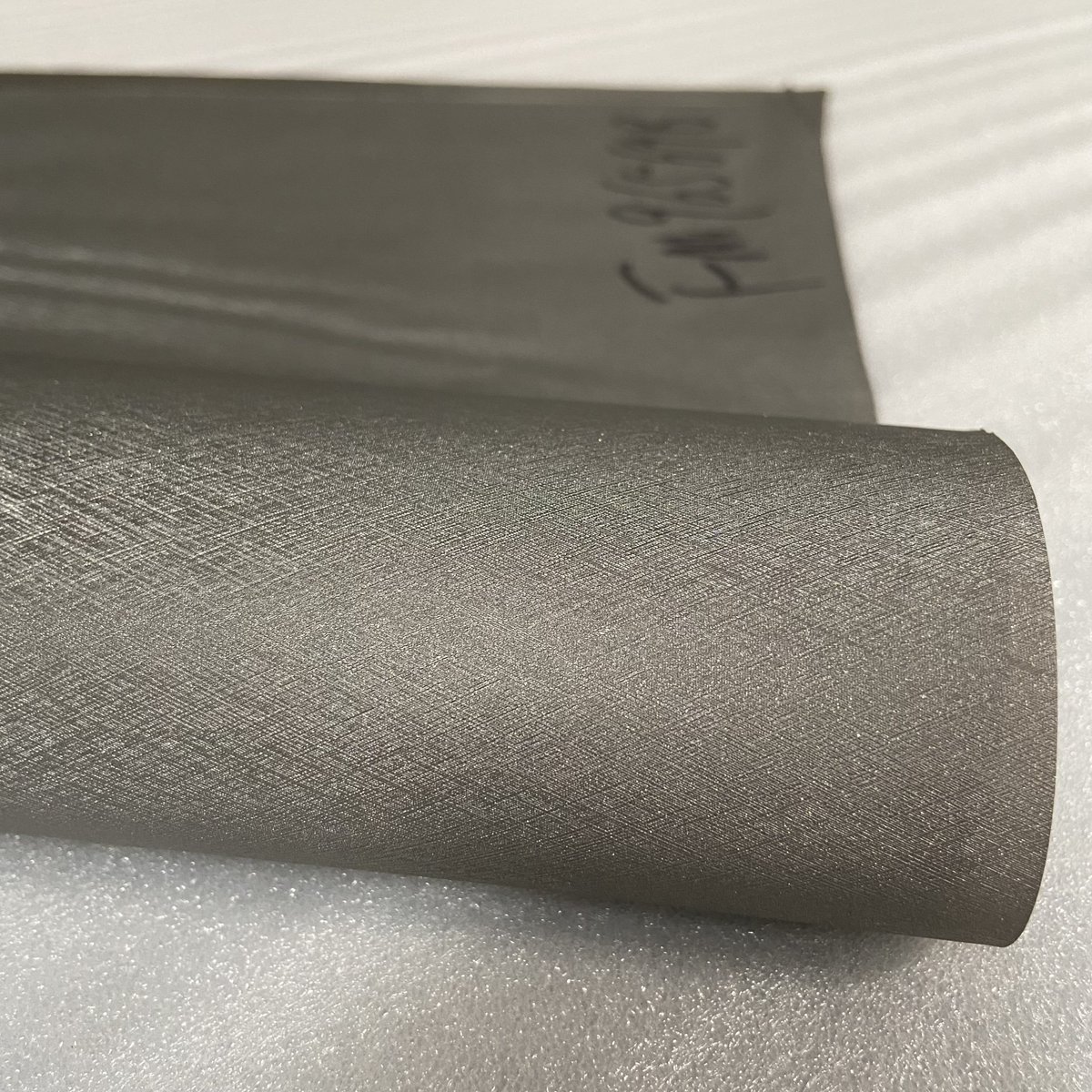 xingpaiplastics's tweet image. Discover the elasticity of our PVC films! Bend it, fold it – our #NotSelfAdhesivePVC membrane can withstand flexibility tests without breaking. bit.ly/4dejryQ #DurabilityMeetsDesign #XingpaiPlastics    contact us:+86 18029378383 Email：1106546384@qq.com