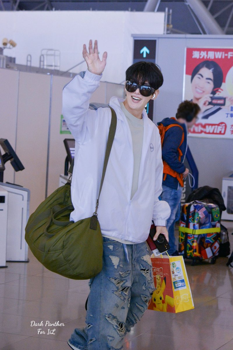 DarkPanther1128's tweet photo. 240414 KIX
#경일 #송경일 #Kyungil #1iL #VIRGO
#슈퍼주니어DnE #SuperJuniorDnE
#DEparture @_songkyungil https://t.co/XqiZOeVM6u