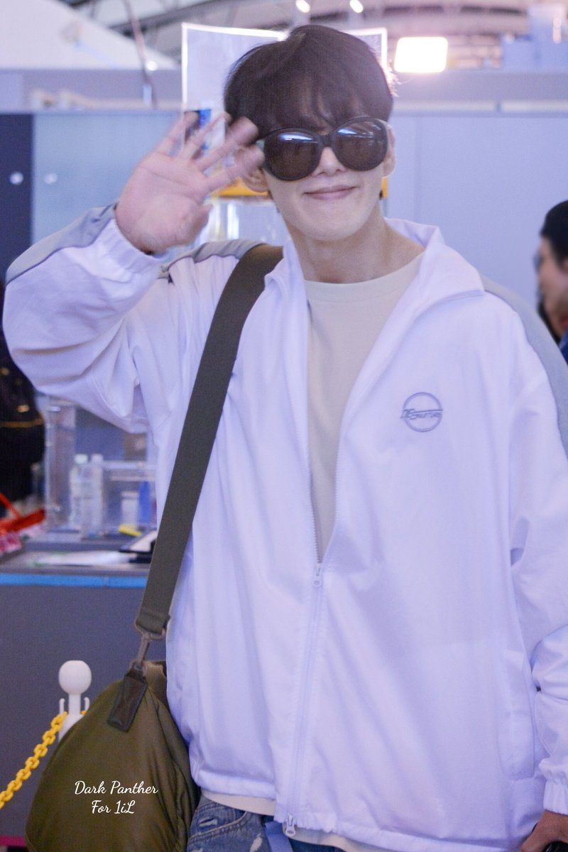 DarkPanther1128's tweet photo. 240414 KIX
#경일 #송경일 #Kyungil #1iL #VIRGO
#슈퍼주니어DnE #SuperJuniorDnE
#DEparture @_songkyungil https://t.co/XqiZOeVM6u