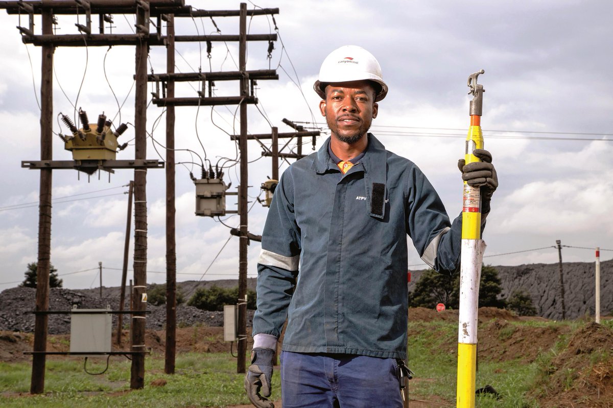 Basil Mthembu makes electrifying career move. Get the full story in #TheMaroonPost: canyoncoal.com/the-maroon-pos… #canyoncoal #phalanndwacolliery