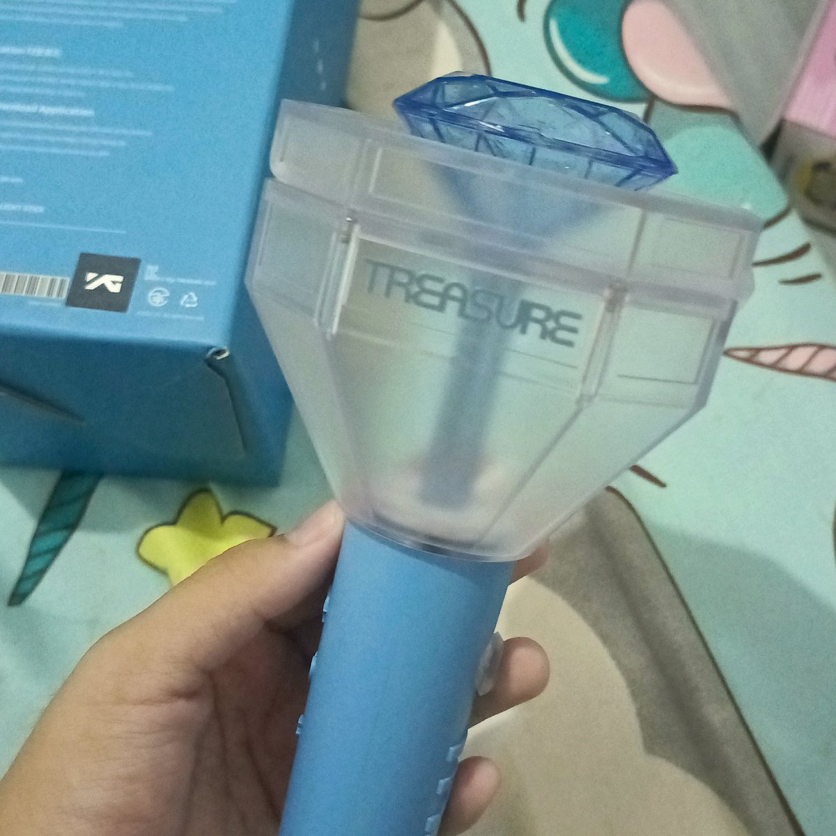 bilinakau's tweet photo. wts lfb ph

treasure lightstick 
w/ jaehyuk official merch
₱ 1500 ( ₱ 1400 payo )
- good condi !
LAST PRICE.

t. wts lfb treasure merch lighstick treasure reboot in manilatreasure concert manila ph teulight https://t.co/pDrrIEIpRc