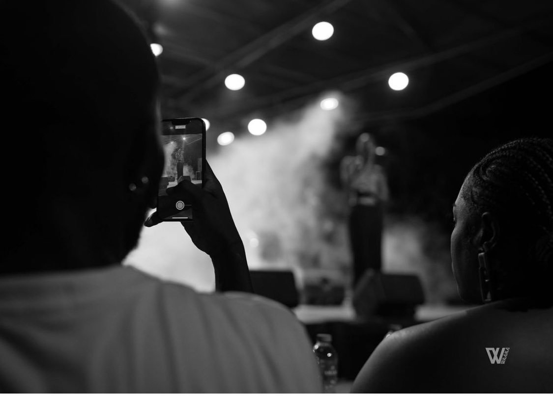 bakadabri_'s tweet photo. Gratitude to the Most High🤲
What’s your fav song on my set at the Hear Me Out Concert?
#HMOconcert #bakadabrilive #music #viral #233live
King Promise | Thomas Partey | Fatawu Issahaku | #LeadBritishSchool | #DumsorMustStop https://t.co/YAntZ9TR3o