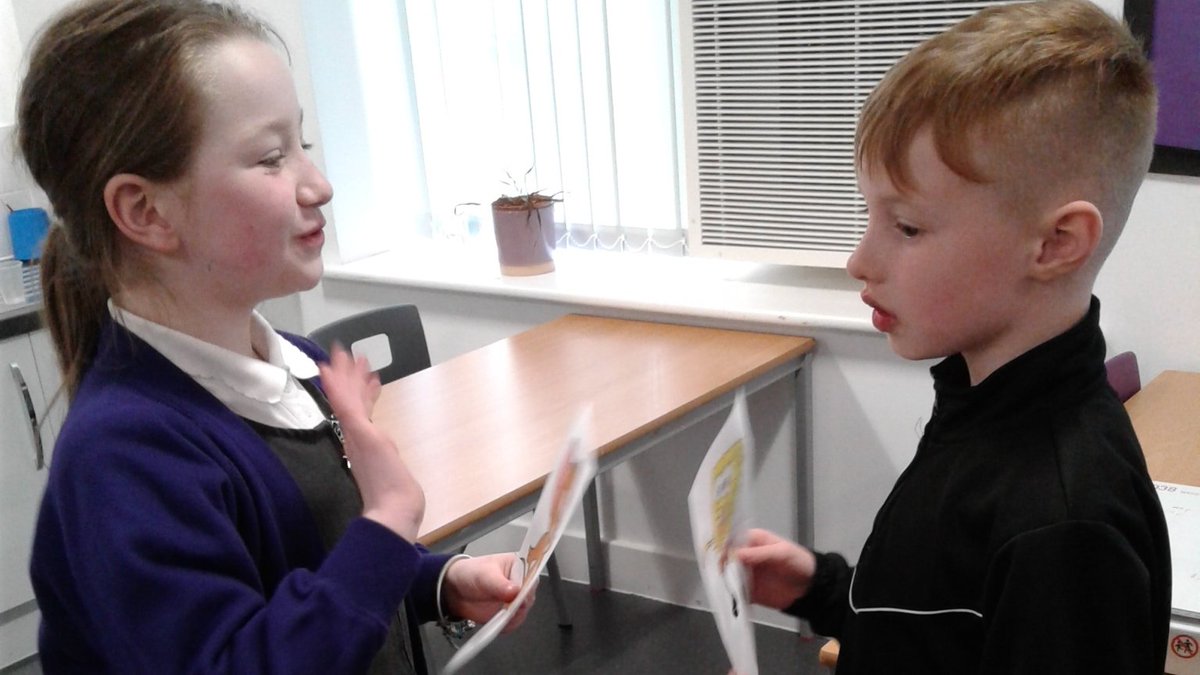 MayfieldOldham's tweet image. Mayfield ran their first German after school club. We met some new German friends...Felix the frog 🐸 and Franzi the duck 🦆 who helped us learn how to introduce ourselves. We are very grateful to the Goethe-Institut for all the resources and help they have provided. @GI_London1