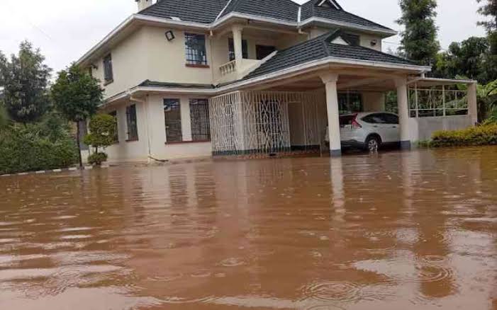JamesKahongeh_'s tweet photo. Do you ever struggle to understand #climateadaptation? Well, you have more than enough answers in the flooded streets &amp; homes across Kenya. Our infrastructure is NOT built for extreme weather events. The future is even worse. Until we climate-proof our built environment. https://t.co/P1OLoOnGrs