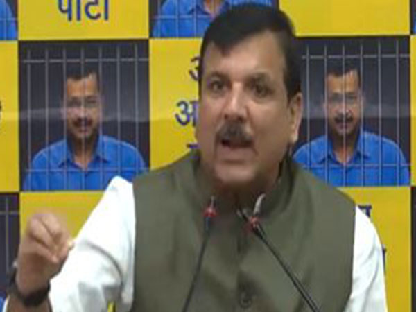 ani_digital's tweet photo. "This is Modi Ji's 5G mega scam..." says AAP MP Sanjay Singh on request of centre on 2G spectrum case
Read @ANI Story | https://t.co/7XyON6BF7n
#SanjaySingh #AAP #BJP #AamAadmiParty #PMModi #2GSpectrumCase https://t.co/J8ut7WIBcO