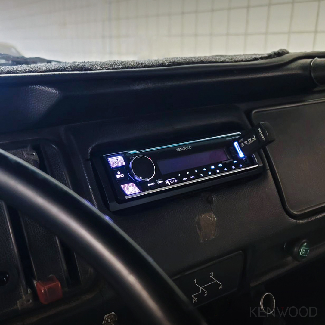 Classic with a modern touch. 👌

#KenwoodUSA
#LiveConnectedDriveConnected

#kenwood #kenwoodaudio #excelon #excelonreference #kenwoodcaraudio #caraudiosystem #caraudiofab #doubledin #headunit #caraudioaddicts #caraudioinstallation #volkswagenbus #vwbus #volkswagen