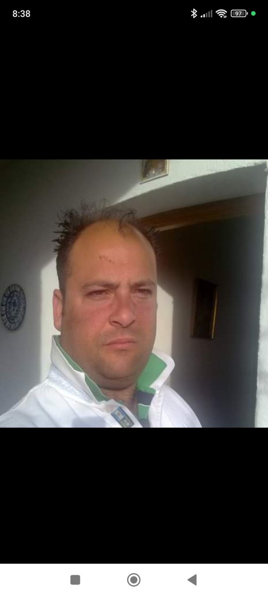 Buenos días necesito contactar con Eduardo urbano cobos si alguien lo conoce que me escriba por favor .