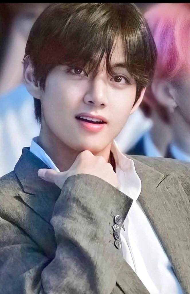 5年前の今日4/24のテヒョン.·*･°♡
前日の青髪をひと夜で黒髪に当時話題をさらったテヒョン♡
バンタン好きになってしばらく私の待受画面はこちらのテヒョンでした.˖⋆♡
大好き💖

RP=1vote💜
#NETIZENSREPORT #KIMTAEHYUNG for Most Handsome Man Alive #MHMA2024 #MHMA2024KIMTAEHYUNG <a href="/thenreport/">The Netizens Choice Magazine</a>