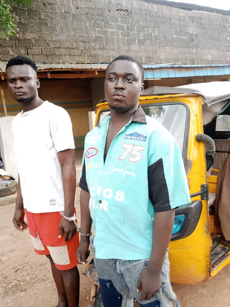 ARREST OF ROBBERY SUSPECTS : two suspects were arrested on the 15th of April ,2024. They are a syndicate that specializes in “one chance “robbery at the Sango Ota axis of Ogun State. Emmanuel Edeki and Tobi David. They will be prosecuted.