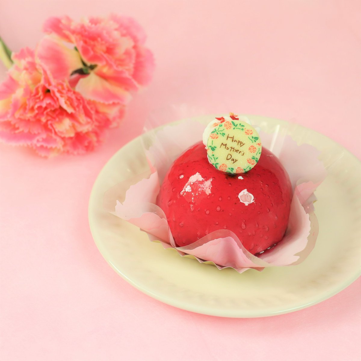 ／ 5/12（日）は母の日✨🌹 ＼ #不二家洋菓子店 では、 5/10（金）〜12（日）限定で お花をイメージしたかわいらしいケーキを ご用意しているよ💕 🍓「苺のフラワーケーキ」 🍓「苺のベリーケーキ」 不二家のスイーツといっしょに、 家族で楽しいひとときを😘 lnky.jp/ObJmS4d