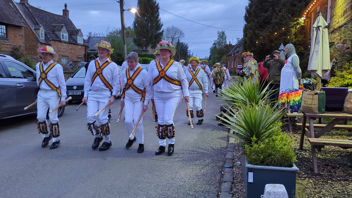 RutStamSound's tweet image. Rutland Morris celebrating #StGeorgesDay in #Lyddington last night
Dancing down Main Street from pub to pub, after performing in #Seaton earlier in the evening
