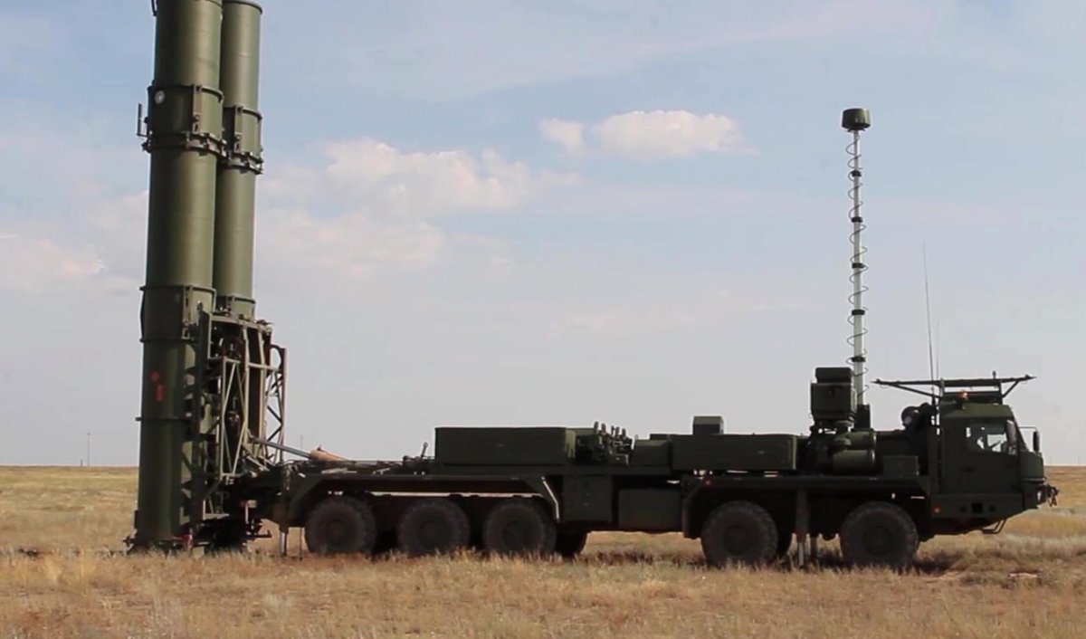 S-500 ADS in Russian Army ‼️

The First of New Gen S-500 Anti Aircraft Missile Defense System will be delivered to Armed Forces of Russia in 2024, announced #Russia Defense Minister Sergei Shoigu 

Big Upgrade over S-400 & 🇷🇺 says it can Shoot down even Hypersonic Missile.