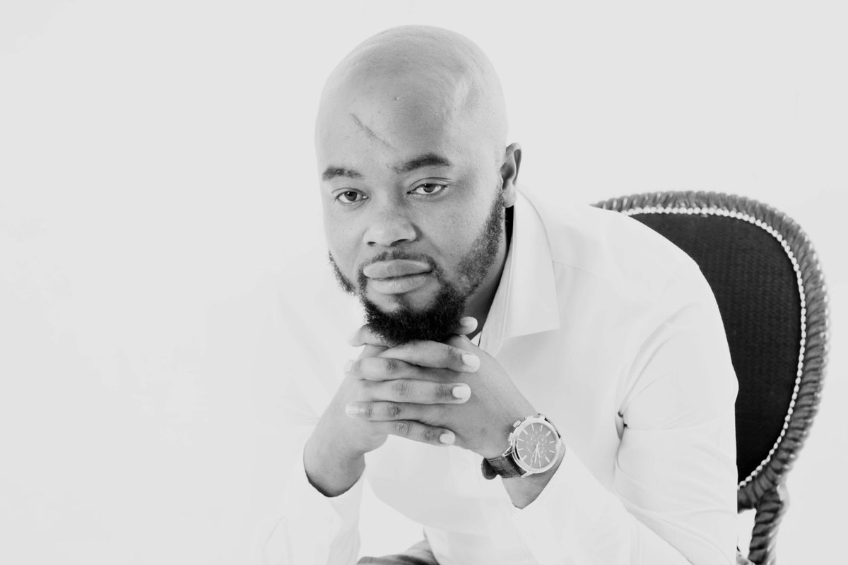 Molepa_djdee's tweet photo. Be happy and content with yourself. 

#molepadjdee #DeGeneral #deephousemusic #deephousemusiclovers #deephousemovement #elmuziqa https://t.co/SAoH43A9OF