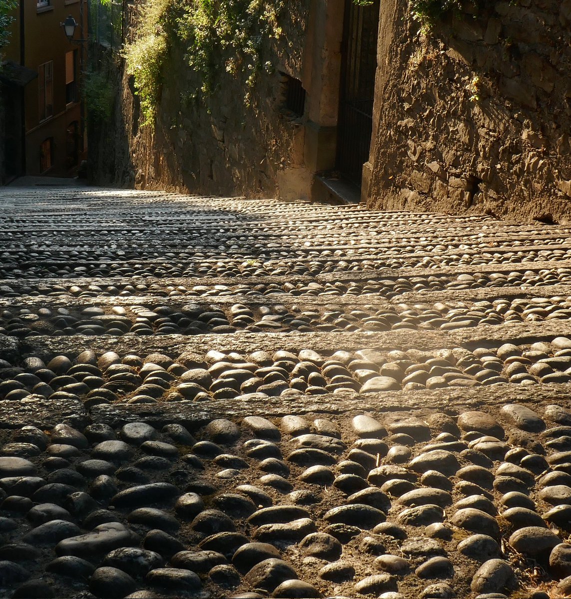 aphilibert83's tweet image. #rue #pavés #1mot1photo #italie @1mot1photo