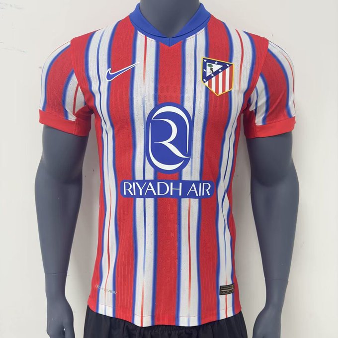 Atletico Madrid'in 2024-25 sezonu iç saha forması. (Esvaphane)